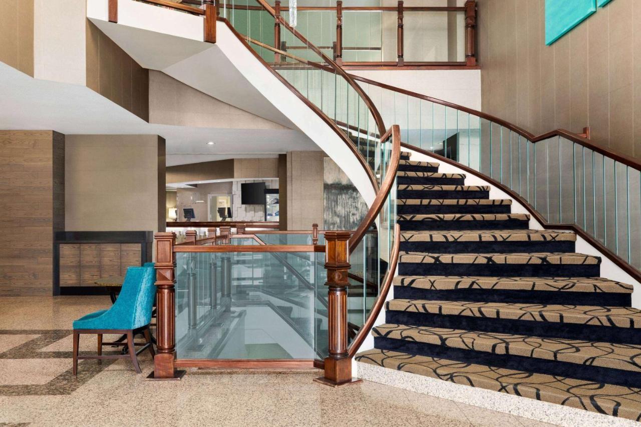 Ramada Plaza By Wyndham Niagara Falls Esterno foto