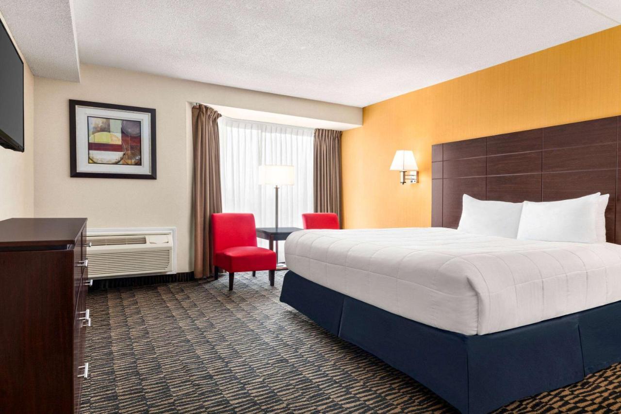Ramada Plaza By Wyndham Niagara Falls Esterno foto