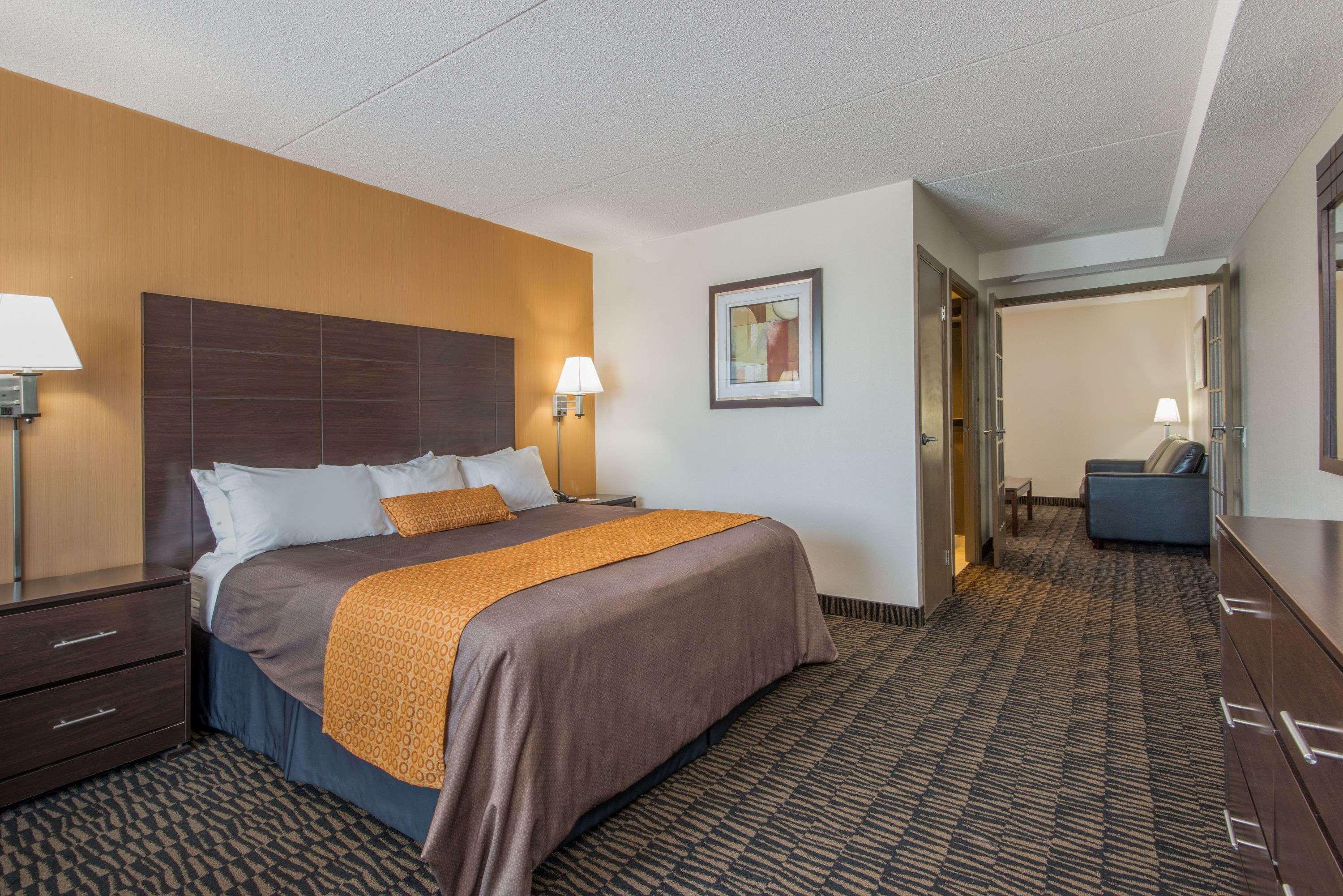 Ramada Plaza By Wyndham Niagara Falls Esterno foto