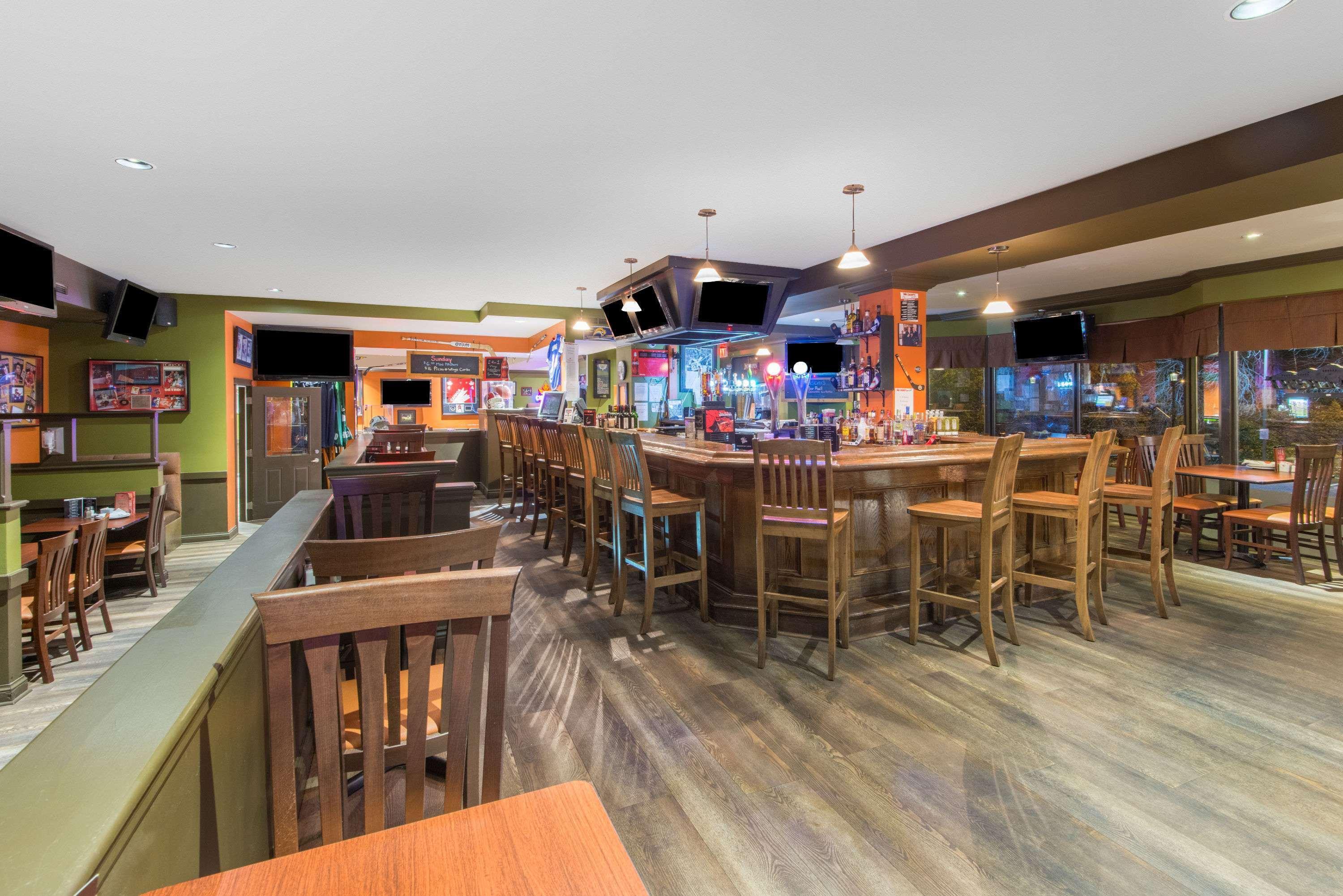 Ramada Plaza By Wyndham Niagara Falls Esterno foto