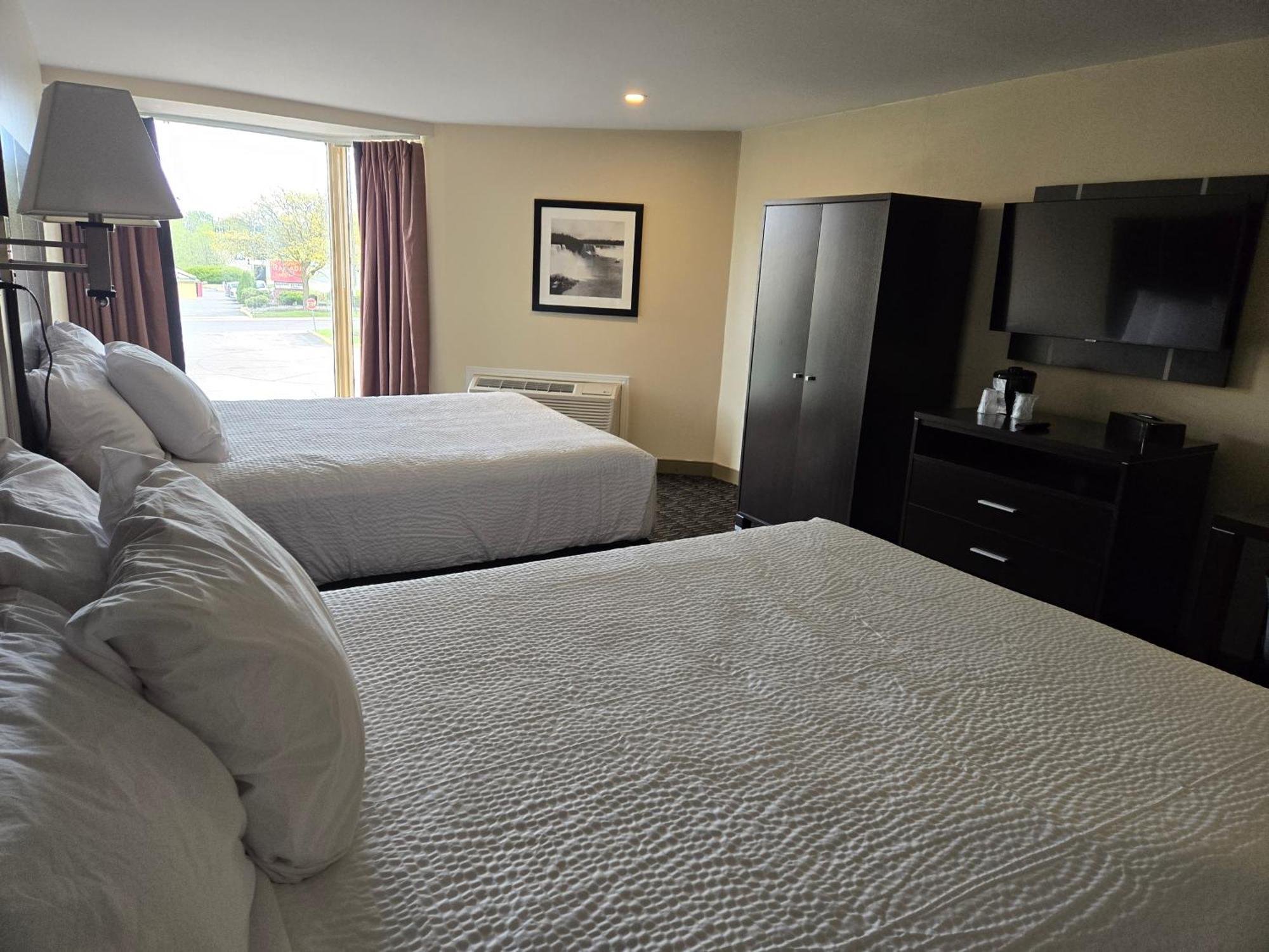 Ramada Plaza By Wyndham Niagara Falls Esterno foto