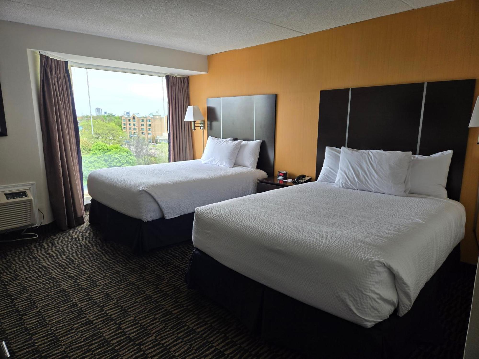 Ramada Plaza By Wyndham Niagara Falls Esterno foto