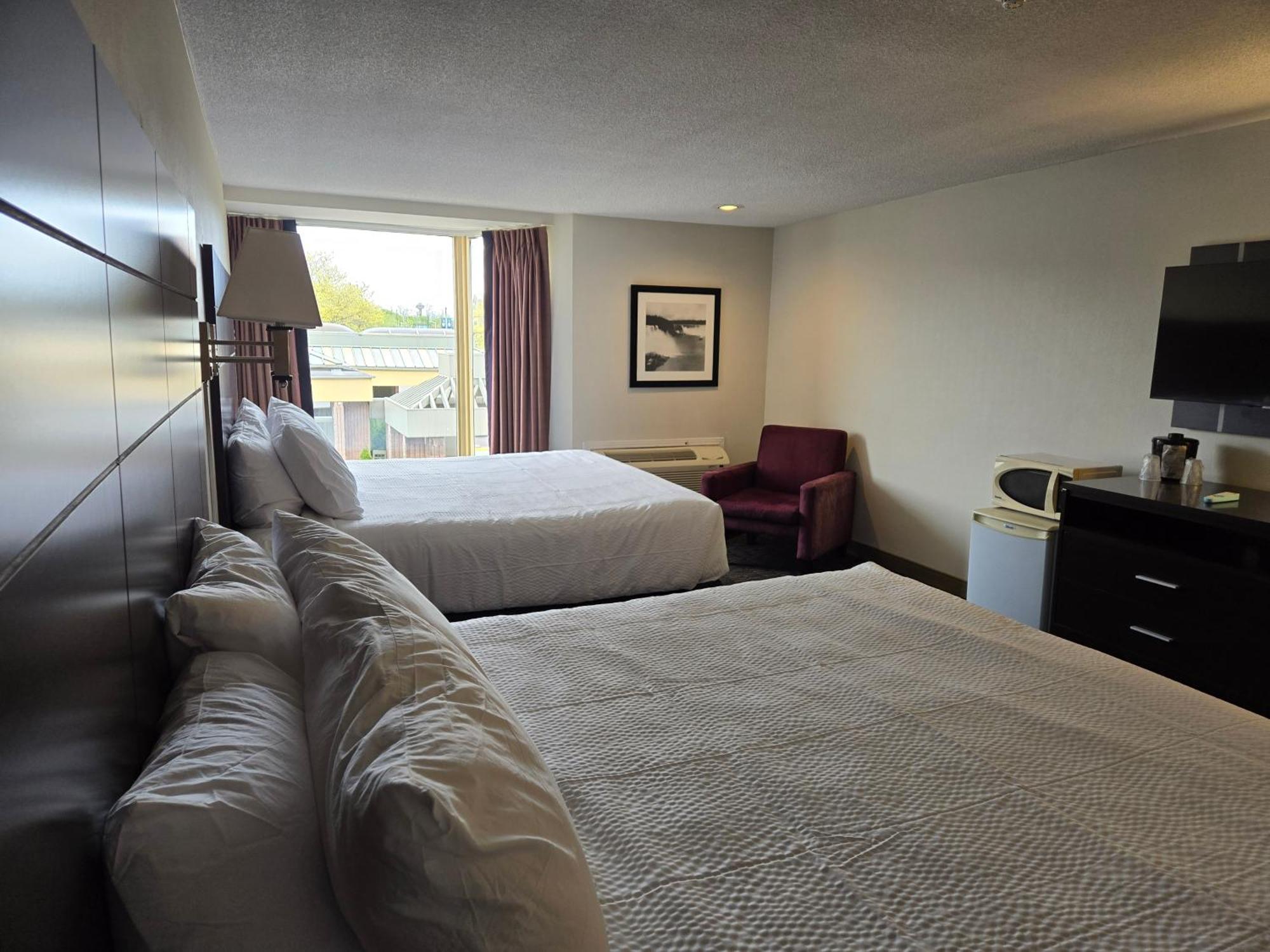 Ramada Plaza By Wyndham Niagara Falls Esterno foto