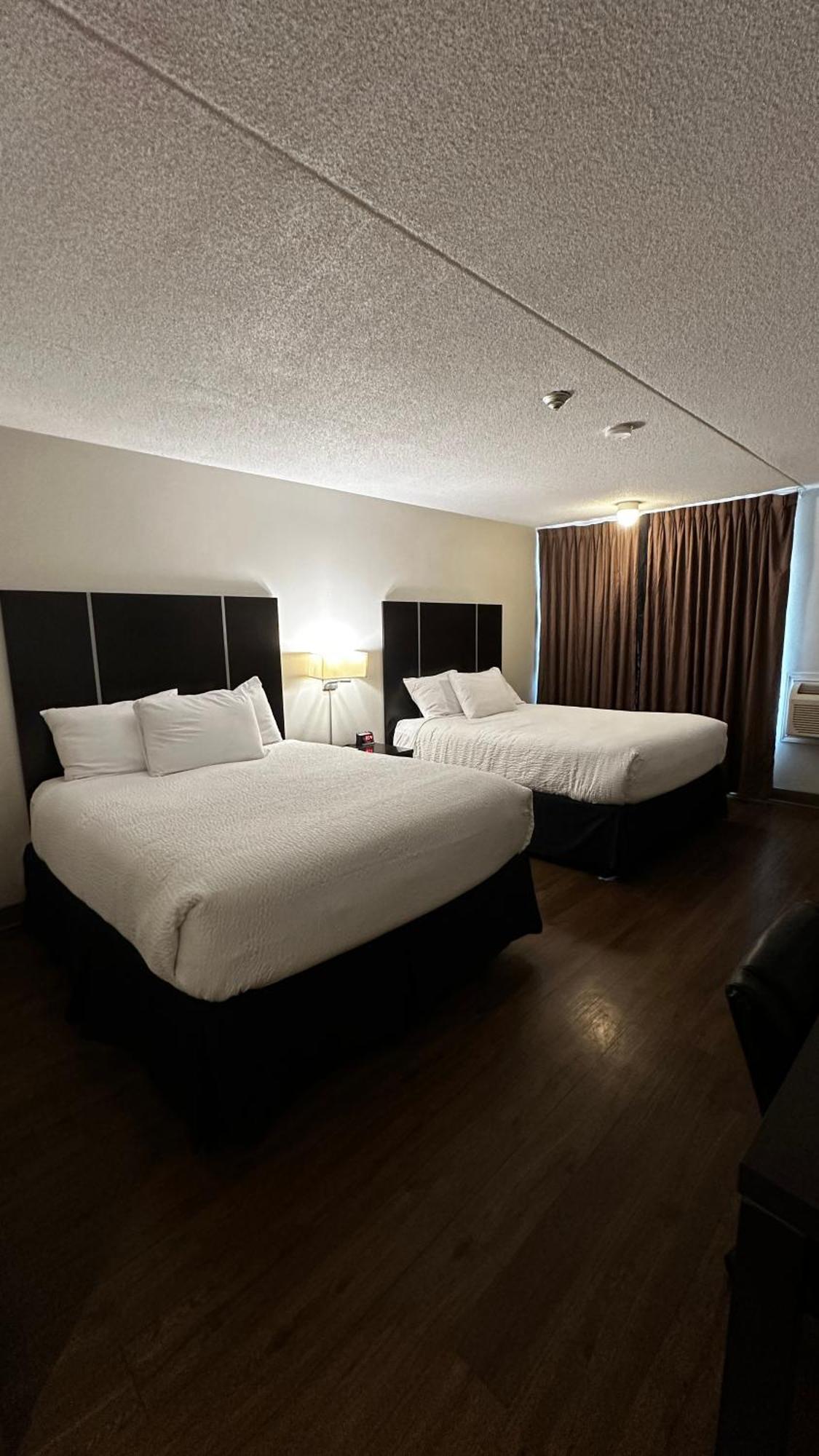 Ramada Plaza By Wyndham Niagara Falls Esterno foto