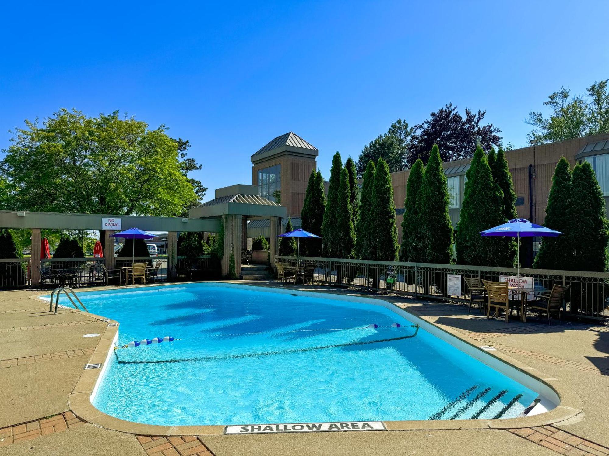 Ramada Plaza By Wyndham Niagara Falls Esterno foto